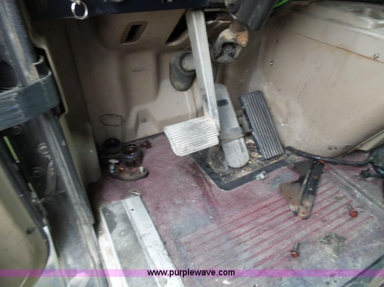 image for item K5770 2007 International 9400i semi truck