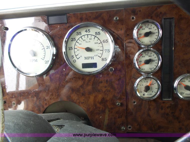 image for item K5770 2007 International 9400i semi truck