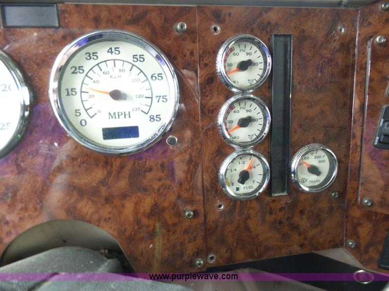 image for item K5770 2007 International 9400i semi truck