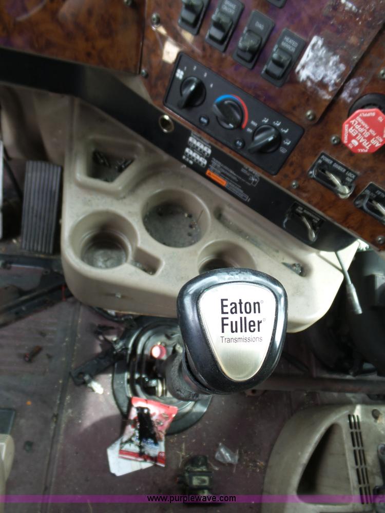 image for item K5770 2007 International 9400i semi truck