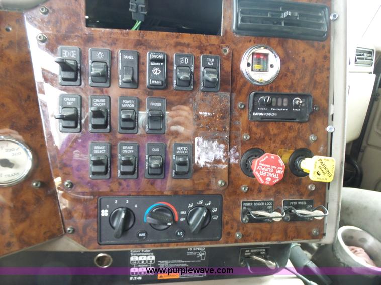 image for item K5770 2007 International 9400i semi truck