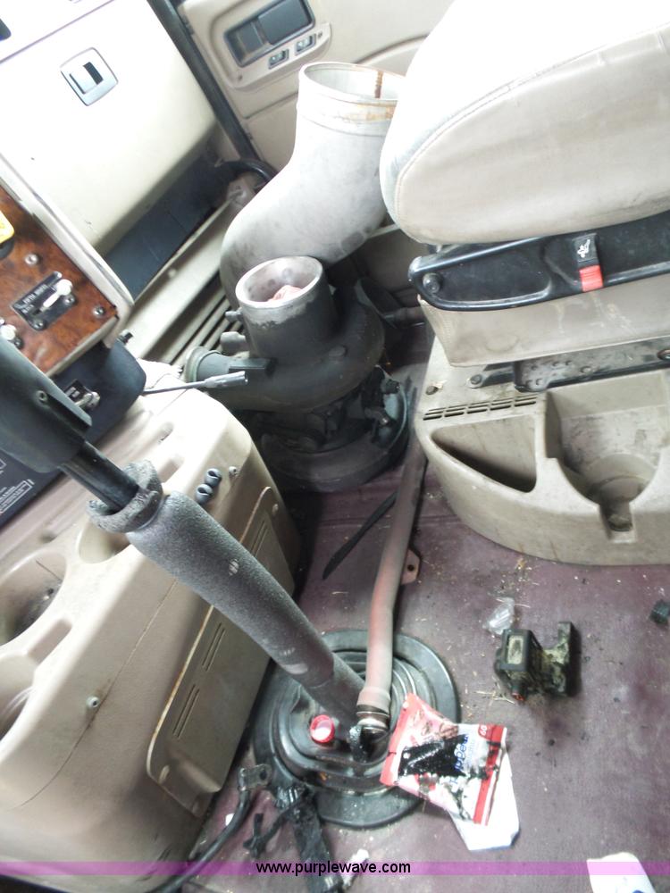 image for item K5770 2007 International 9400i semi truck