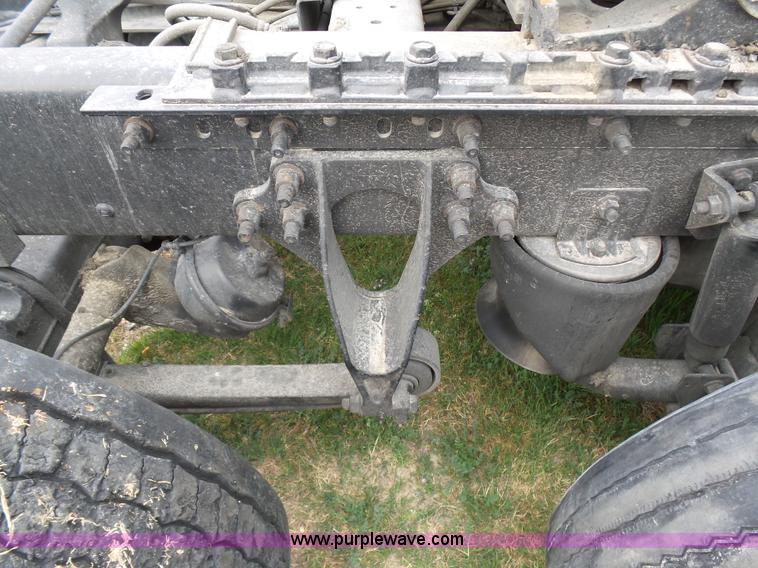 image for item K5770 2007 International 9400i semi truck