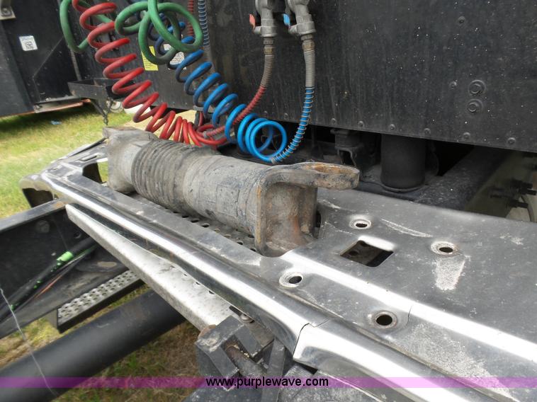 image for item K5770 2007 International 9400i semi truck