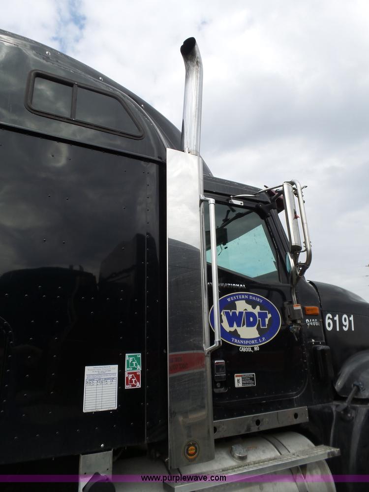 image for item K5770 2007 International 9400i semi truck