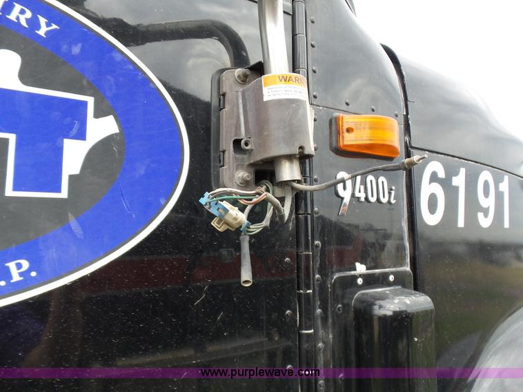 image for item K5770 2007 International 9400i semi truck