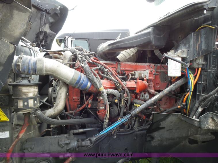 image for item K5770 2007 International 9400i semi truck