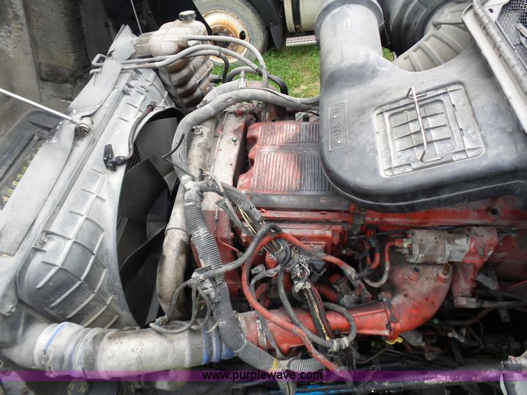 image for item K5770 2007 International 9400i semi truck