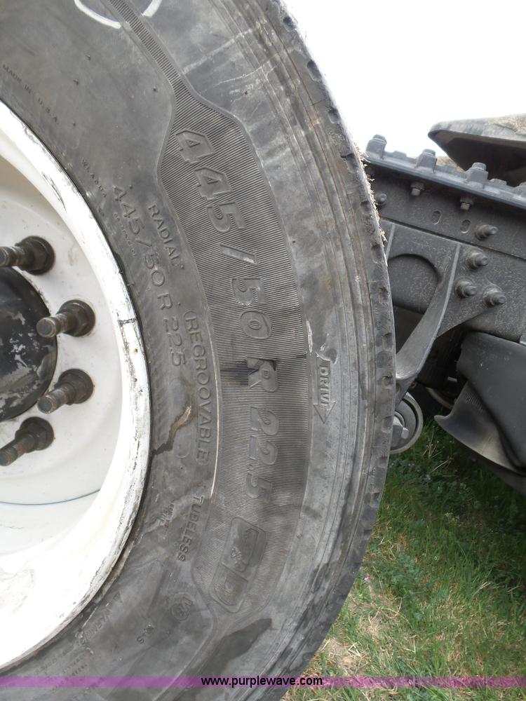 image for item K5770 2007 International 9400i semi truck