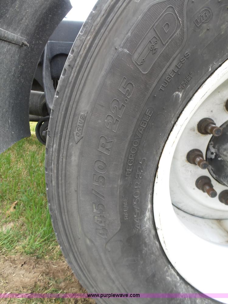 image for item K5770 2007 International 9400i semi truck