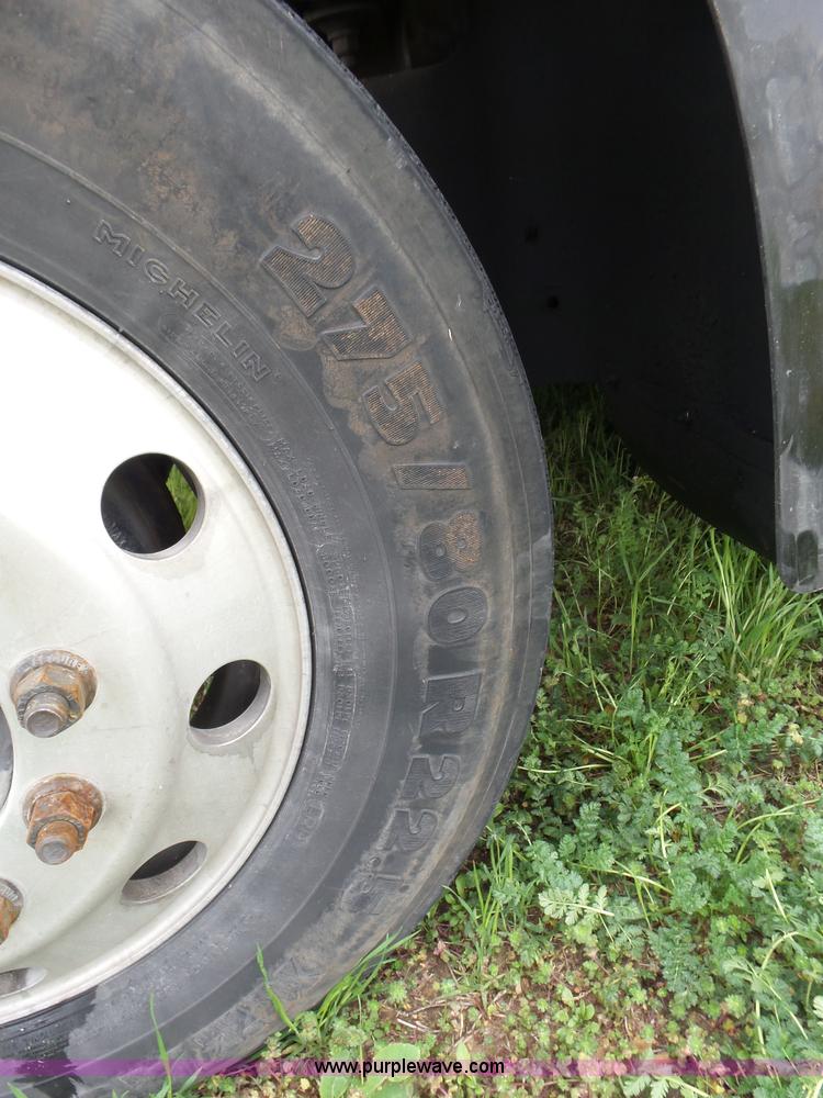 image for item K5770 2007 International 9400i semi truck