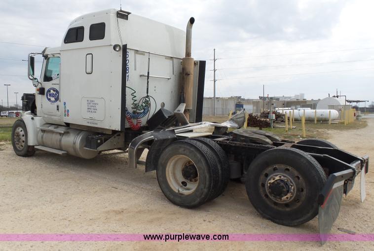 image for item K5771 2006 International 9400i semi truck