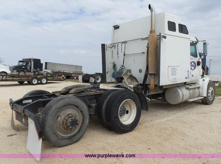 image for item K5771 2006 International 9400i semi truck