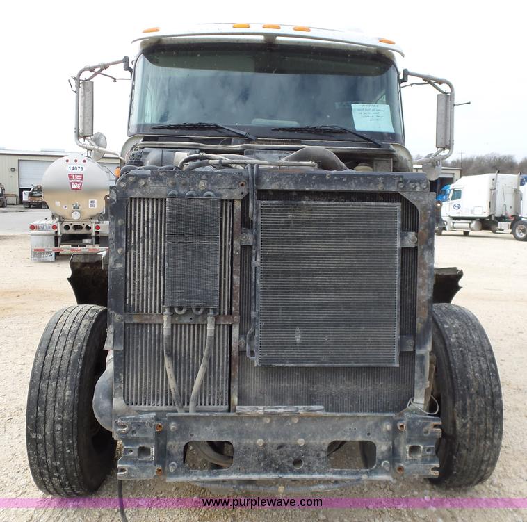 image for item K5771 2006 International 9400i semi truck