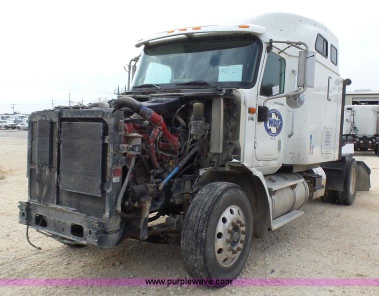 image for item K5771 2006 International 9400i semi truck