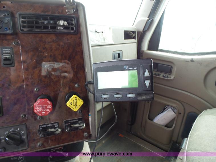 image for item K5771 2006 International 9400i semi truck