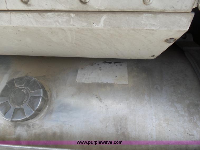 image for item K5771 2006 International 9400i semi truck