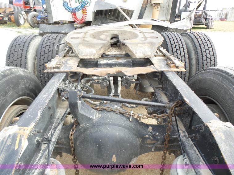 image for item K5771 2006 International 9400i semi truck