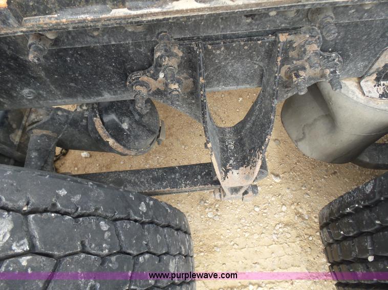 image for item K5771 2006 International 9400i semi truck