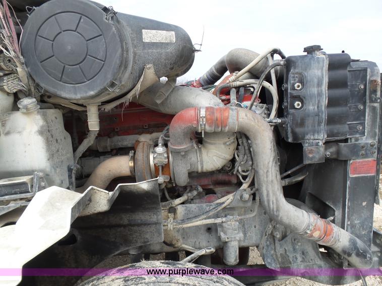 image for item K5771 2006 International 9400i semi truck