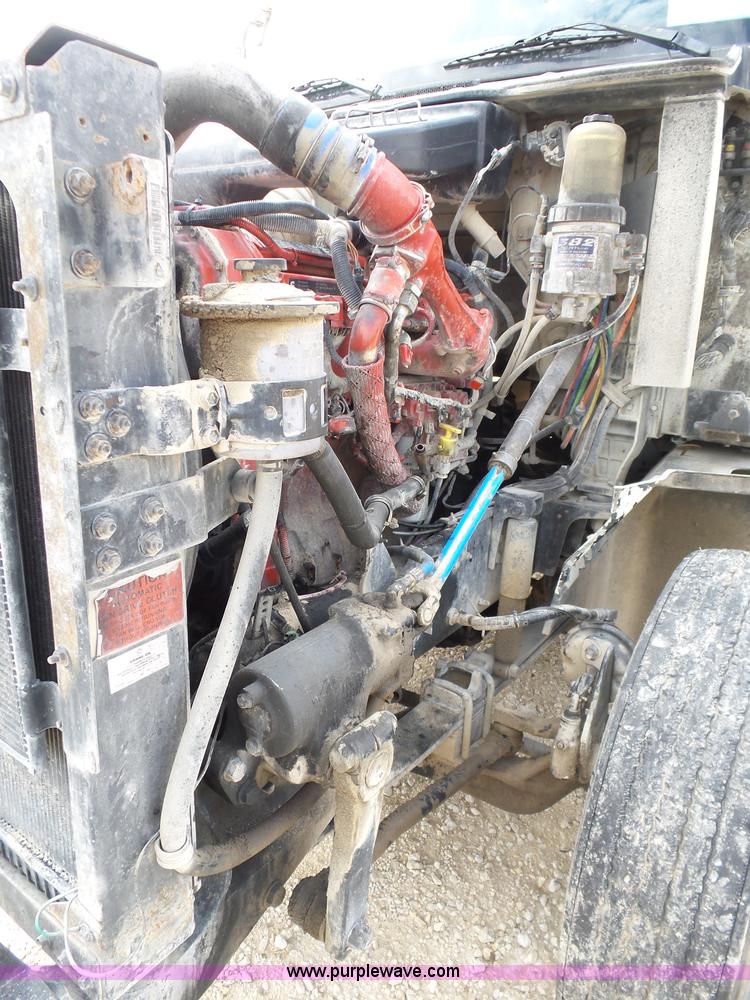 image for item K5771 2006 International 9400i semi truck