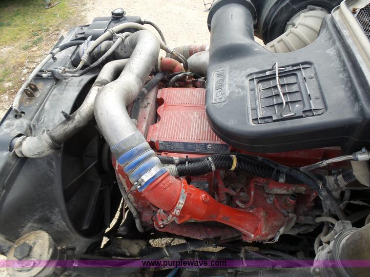 image for item K5771 2006 International 9400i semi truck