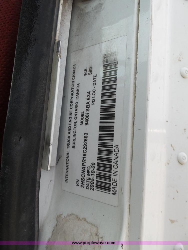 image for item K5771 2006 International 9400i semi truck