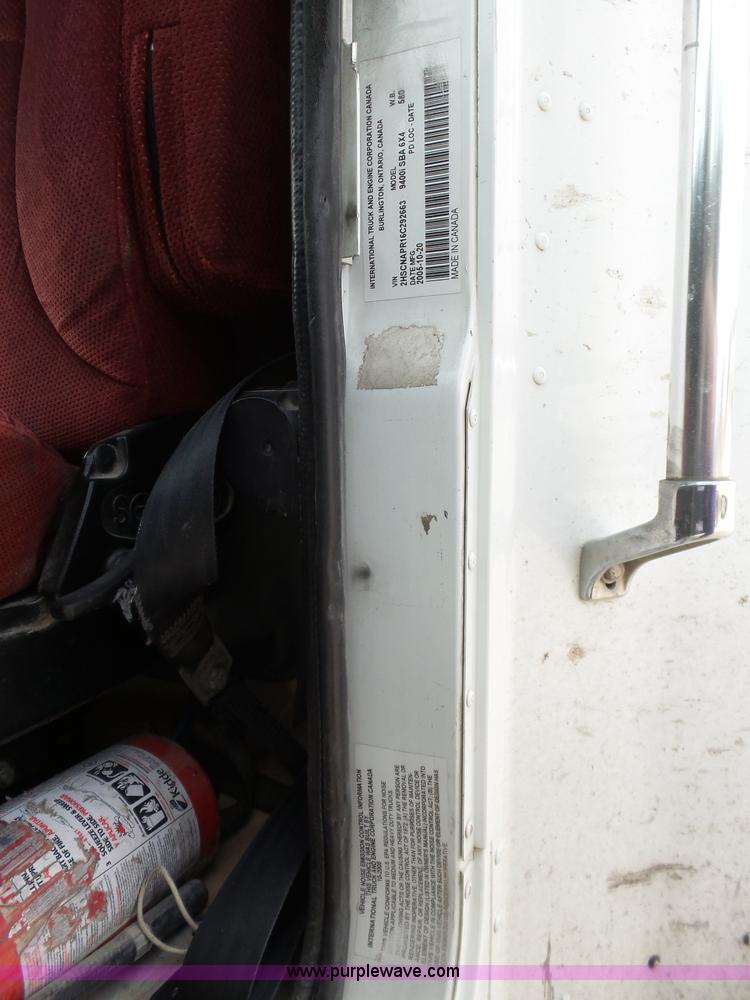 image for item K5771 2006 International 9400i semi truck