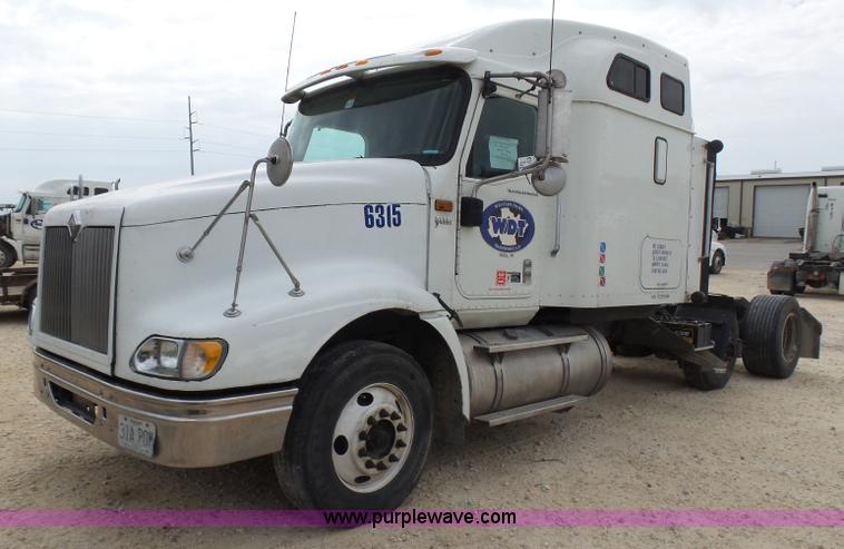 image for item K5772 2007 International 9400i semi truck