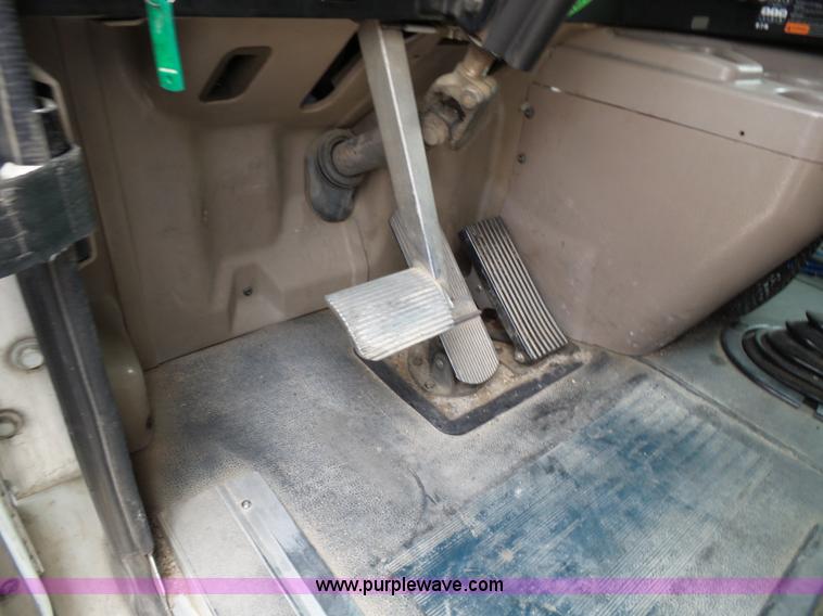 image for item K5772 2007 International 9400i semi truck