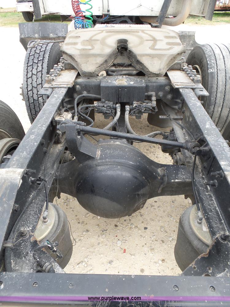 image for item K5772 2007 International 9400i semi truck