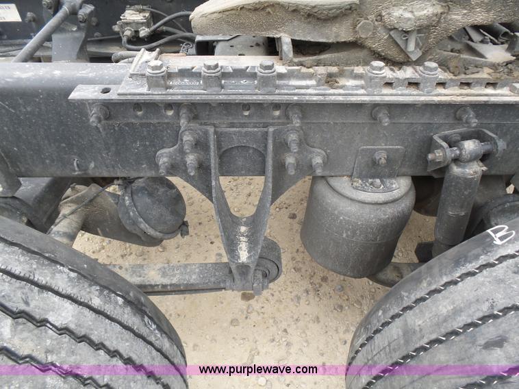 image for item K5772 2007 International 9400i semi truck