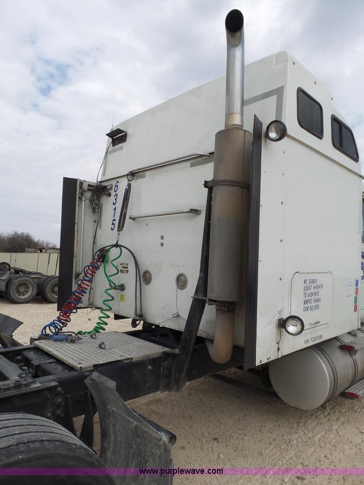 image for item K5772 2007 International 9400i semi truck