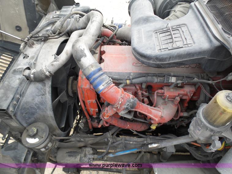 image for item K5772 2007 International 9400i semi truck