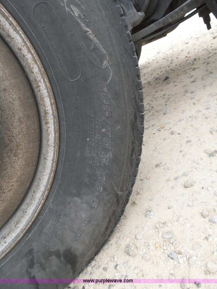 image for item K5772 2007 International 9400i semi truck