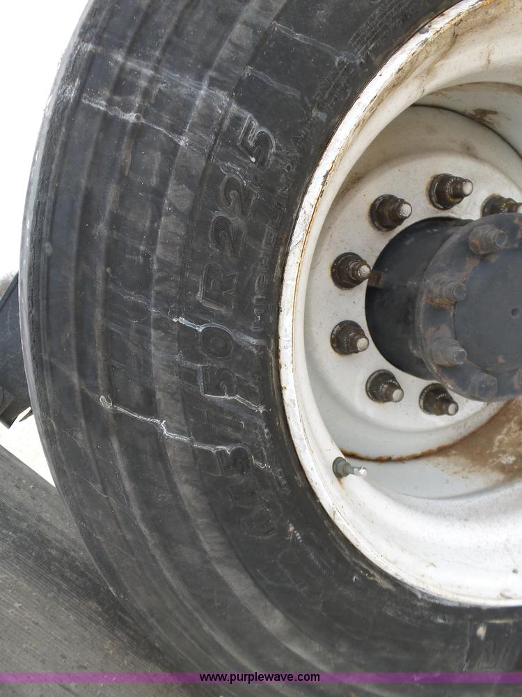 image for item K5772 2007 International 9400i semi truck