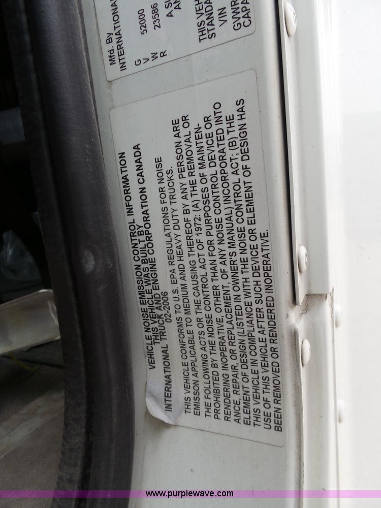 image for item K5772 2007 International 9400i semi truck