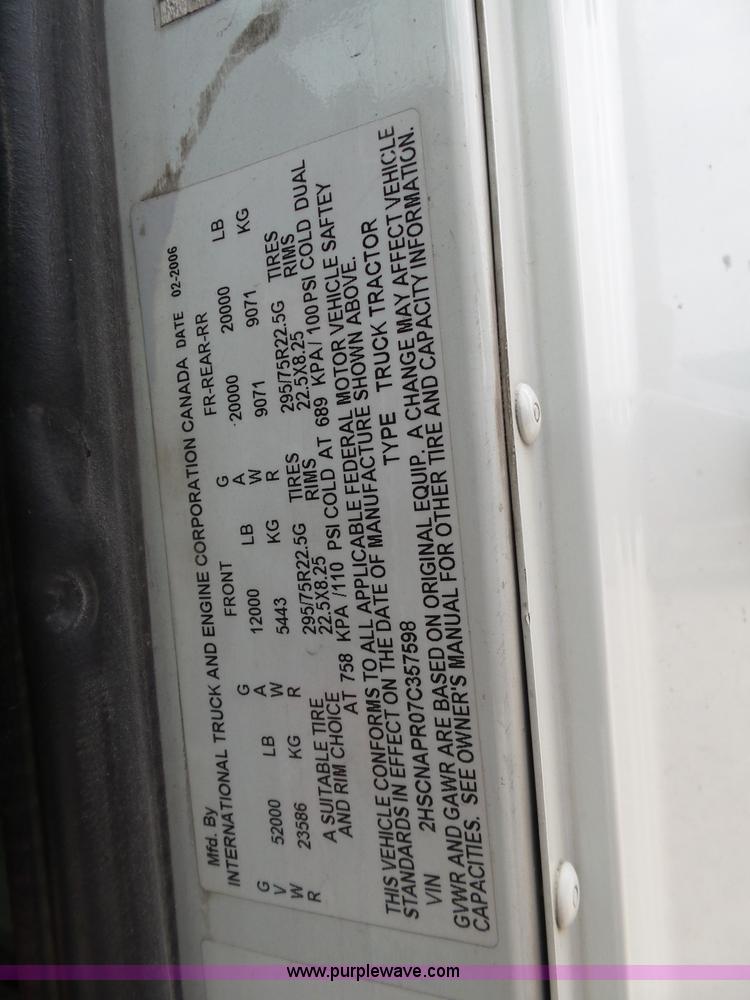 image for item K5772 2007 International 9400i semi truck