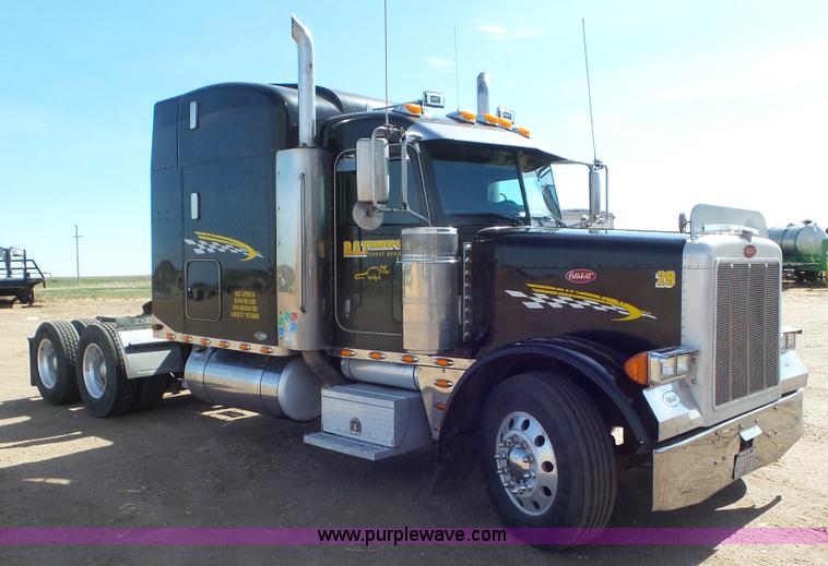 image for item K6948 2006 Peterbilt 379 semi truck