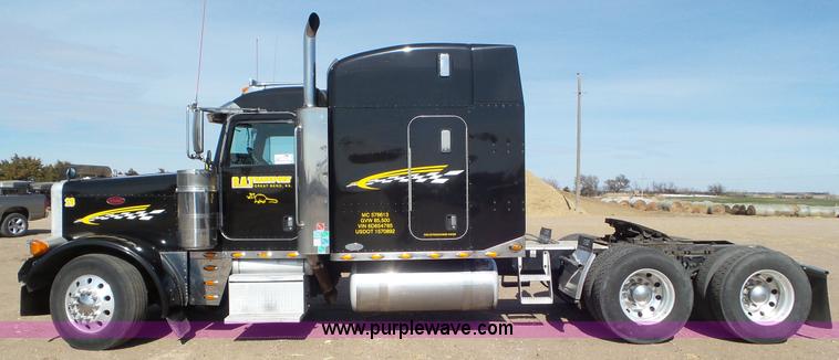 image for item K6948 2006 Peterbilt 379 semi truck