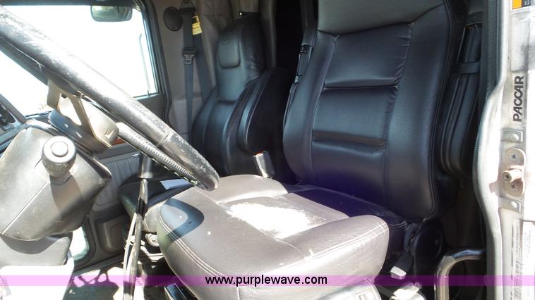 image for item K6948 2006 Peterbilt 379 semi truck