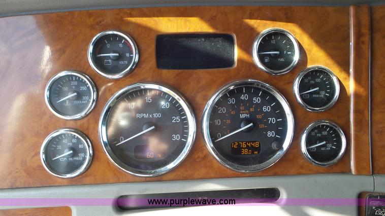 image for item K6948 2006 Peterbilt 379 semi truck