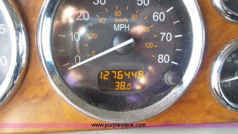 image for item K6948 2006 Peterbilt 379 semi truck