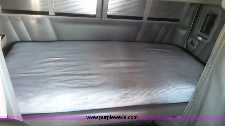 image for item K6948 2006 Peterbilt 379 semi truck