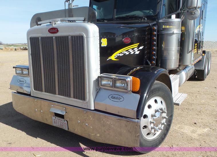 image for item K6948 2006 Peterbilt 379 semi truck