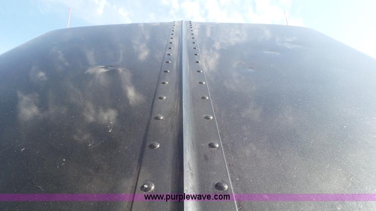 image for item K6948 2006 Peterbilt 379 semi truck