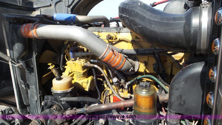 image for item K6948 2006 Peterbilt 379 semi truck