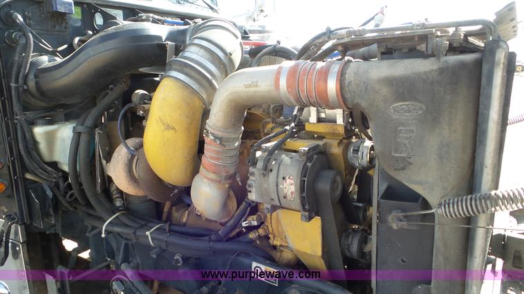 image for item K6948 2006 Peterbilt 379 semi truck