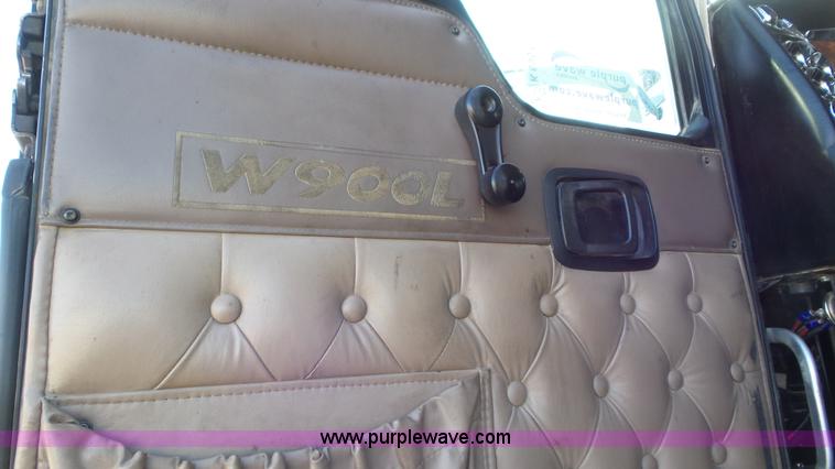 image for item K6951 2005 Kenworth W900L semi truck