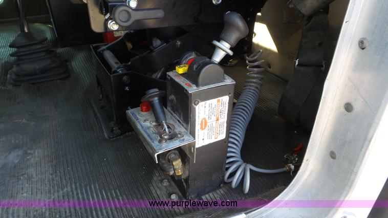 image for item K6951 2005 Kenworth W900L semi truck